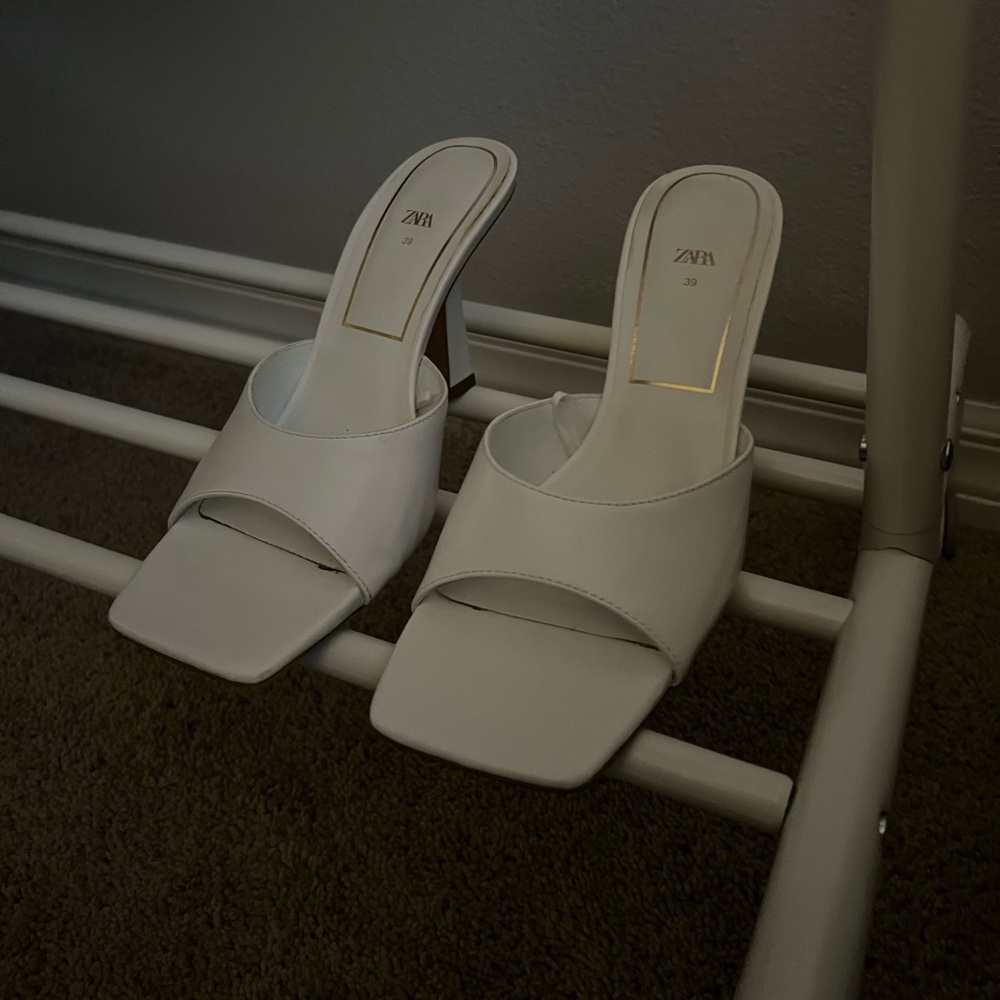 White Zara heels, only worn a few times. Size EU 39.